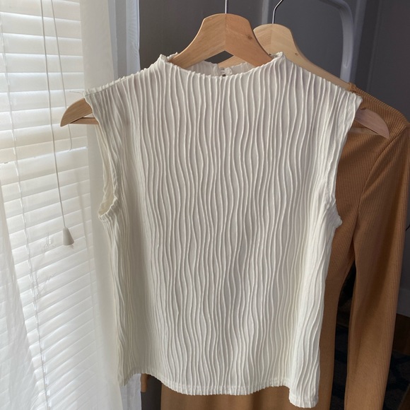 SHEIN DAZY BLOUSE - Picture 1 of 15